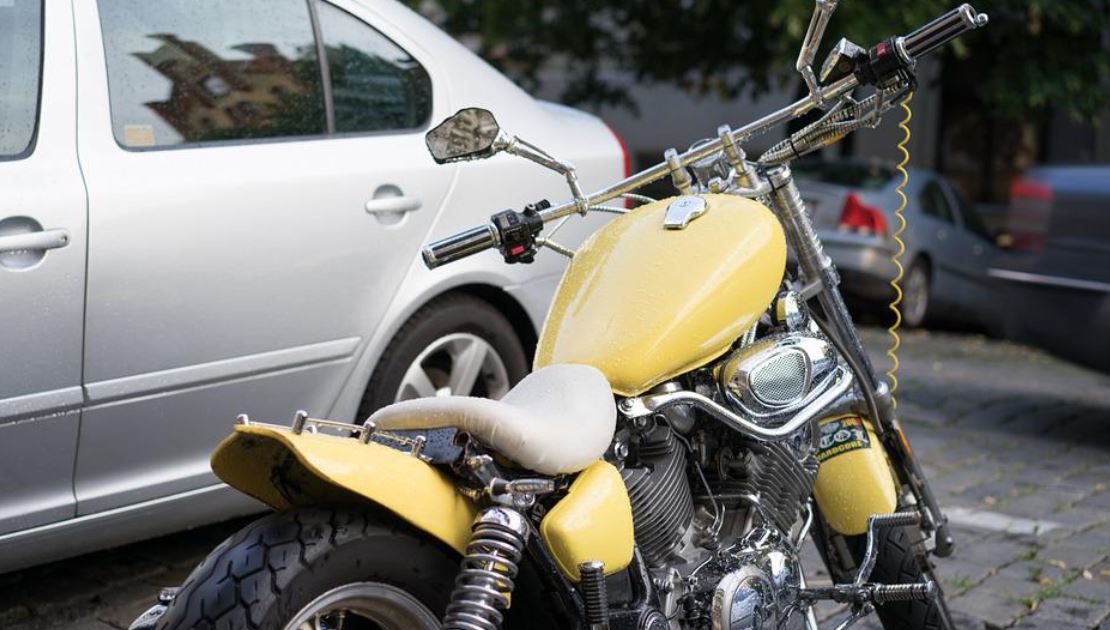 Auta a motorky koupené po někom
